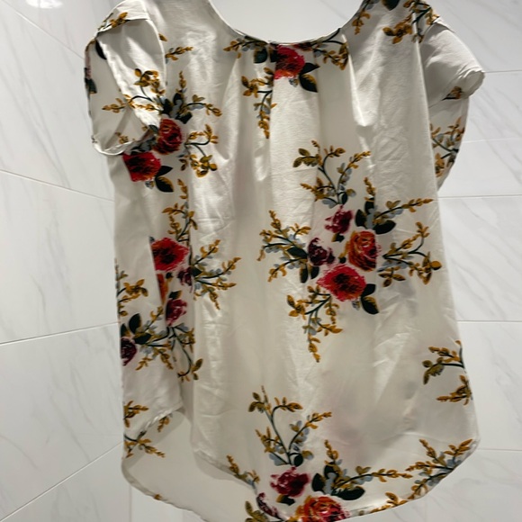 Floral white business casual top - Picture 3 of 4